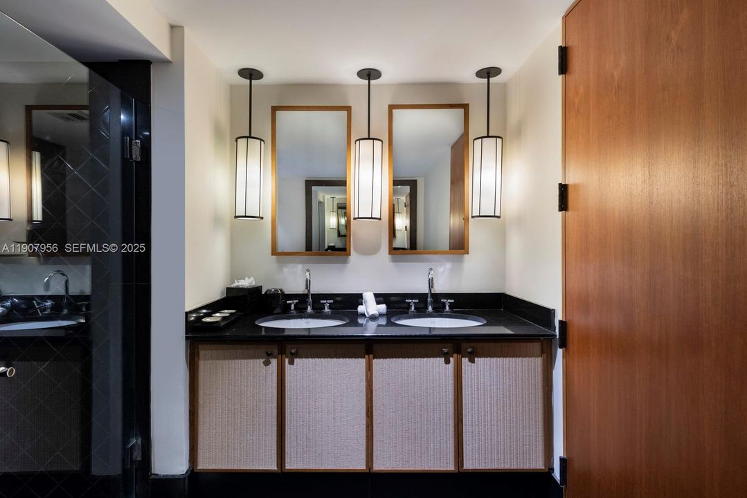 For Rent: $27,000 (2 beds, 2 baths, 1162 Square Feet)