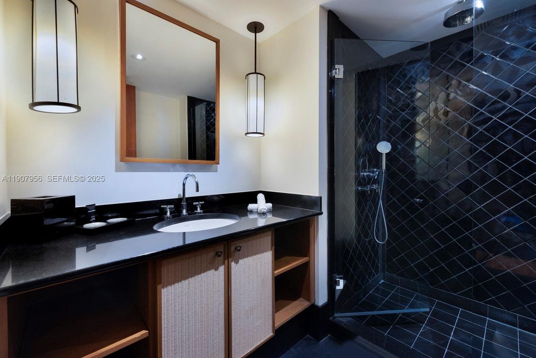 For Rent: $27,000 (2 beds, 2 baths, 1162 Square Feet)