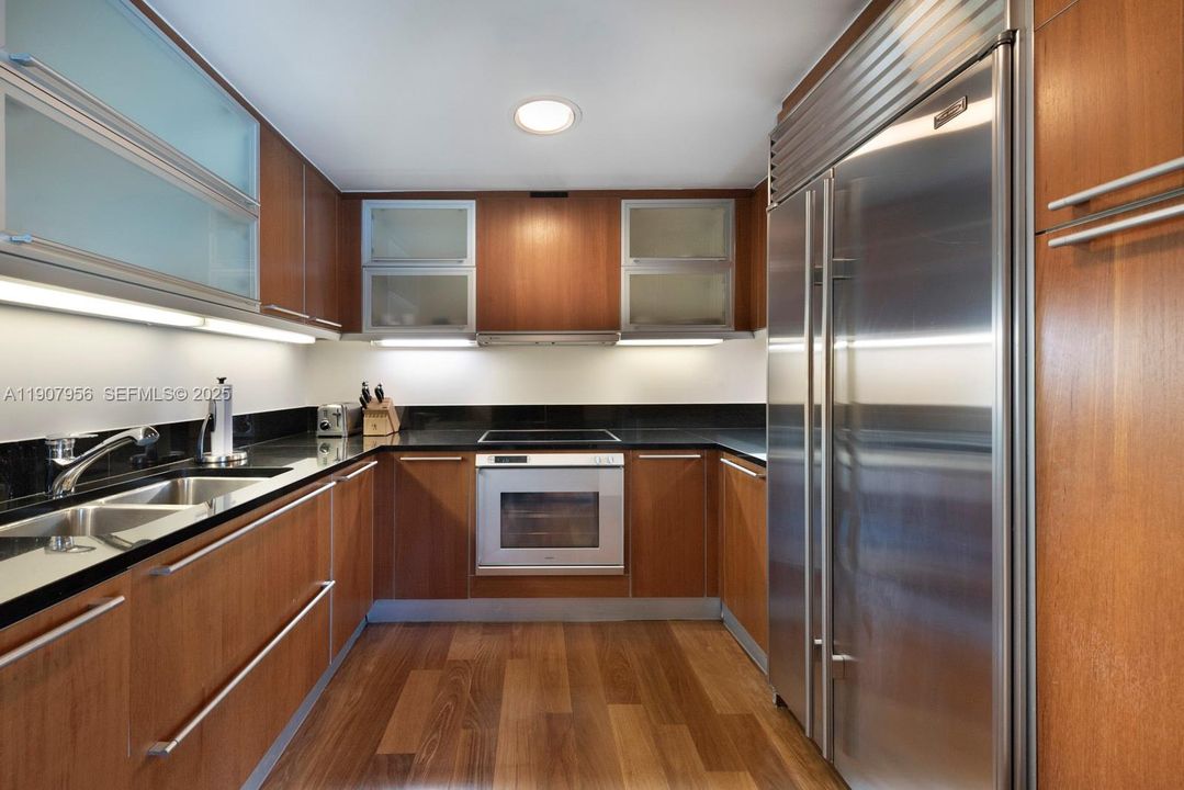 For Rent: $27,000 (2 beds, 2 baths, 1162 Square Feet)