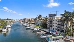 For Sale: $230,000 (1 beds, 1 baths, 550 Square Feet)