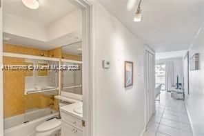 For Sale: $230,000 (1 beds, 1 baths, 550 Square Feet)