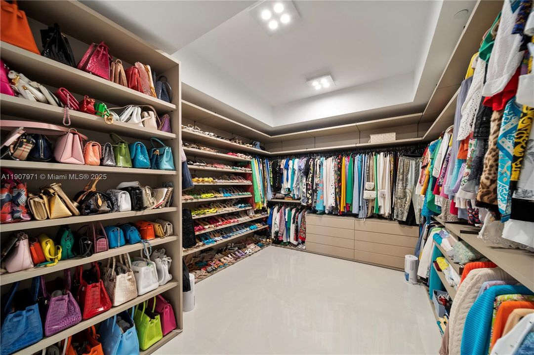 En Venta: $8,950,000 (3 camas, 3 baños, 2721 Pies cuadrados)