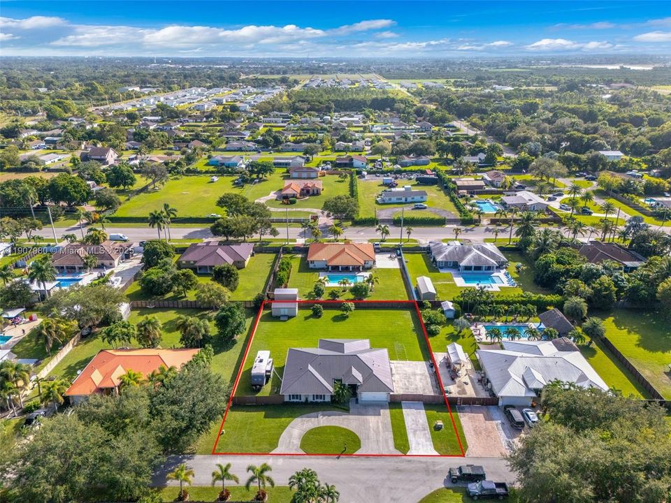 待售: $775,000 (4 贝兹, 2 浴室, 2339 平方英尺)