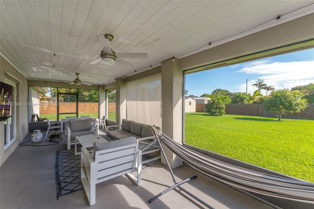 待售: $775,000 (4 贝兹, 2 浴室, 2339 平方英尺)