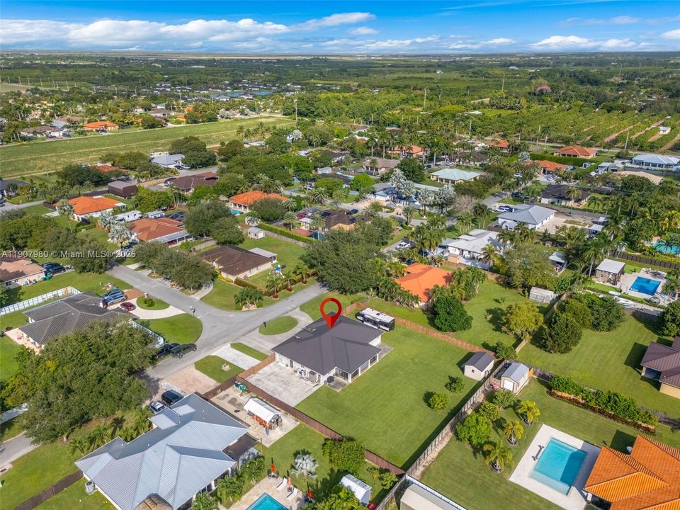 待售: $775,000 (4 贝兹, 2 浴室, 2339 平方英尺)