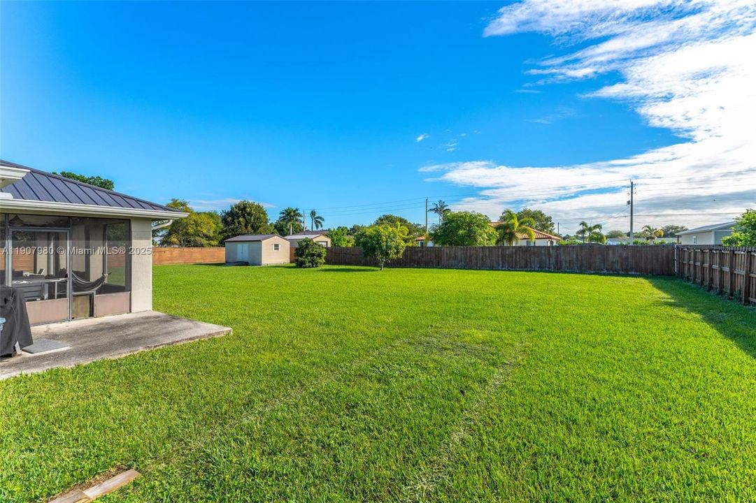 待售: $775,000 (4 贝兹, 2 浴室, 2339 平方英尺)