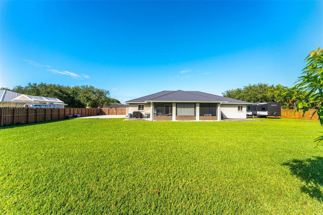 待售: $775,000 (4 贝兹, 2 浴室, 2339 平方英尺)