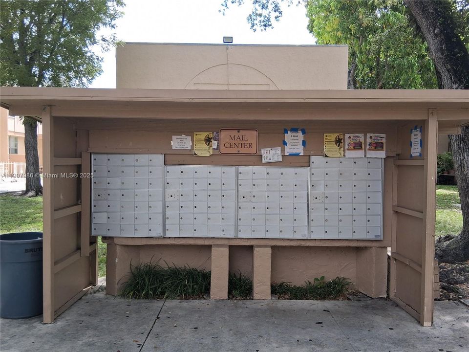 На продажу: $230,000 (3 спален, 1 ванн, 970 Квадратных фут)