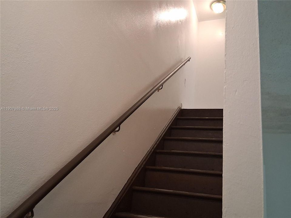 На продажу: $230,000 (3 спален, 1 ванн, 970 Квадратных фут)