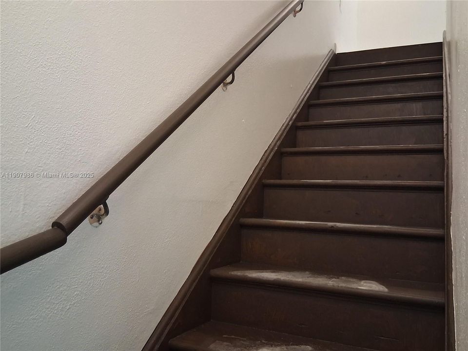 На продажу: $230,000 (3 спален, 1 ванн, 970 Квадратных фут)