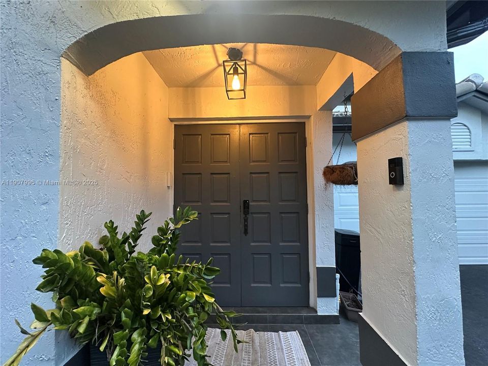 For Rent: $3,900 (3 beds, 3 baths, 1756 Square Feet)