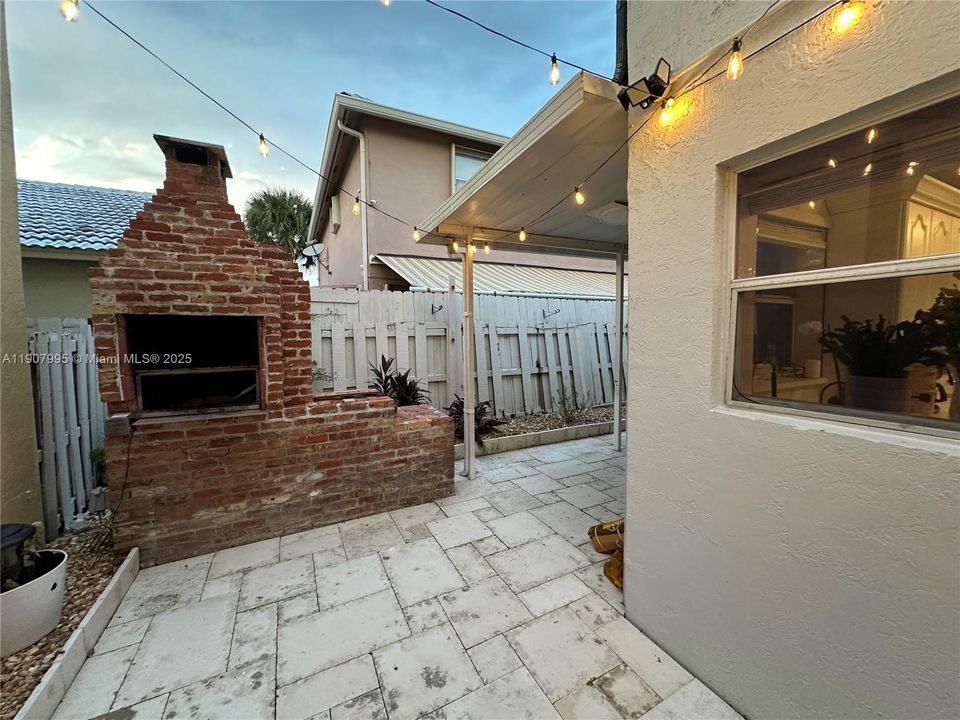 For Rent: $3,900 (3 beds, 3 baths, 1756 Square Feet)