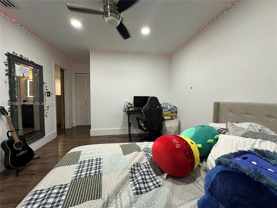 For Rent: $3,900 (3 beds, 3 baths, 1756 Square Feet)