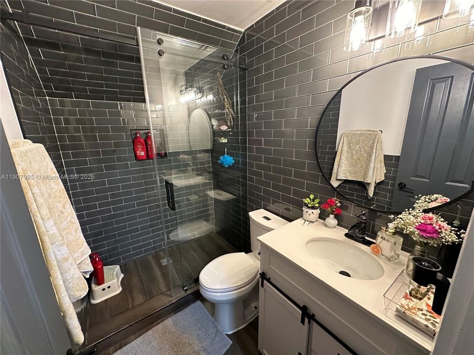 For Rent: $3,900 (3 beds, 3 baths, 1756 Square Feet)