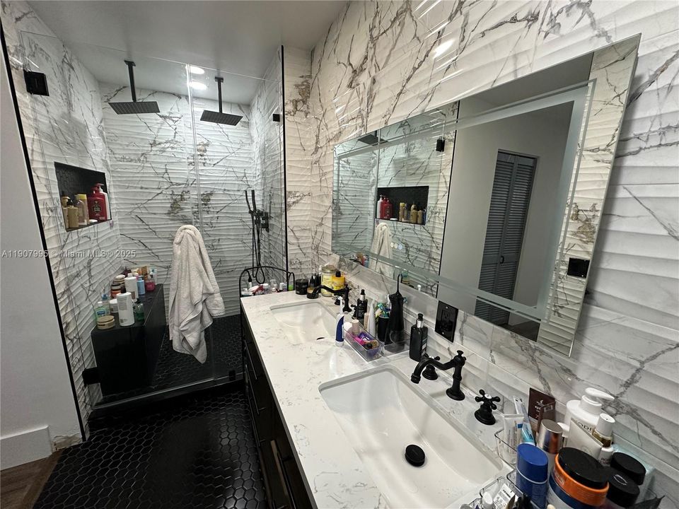 For Rent: $3,900 (3 beds, 3 baths, 1756 Square Feet)