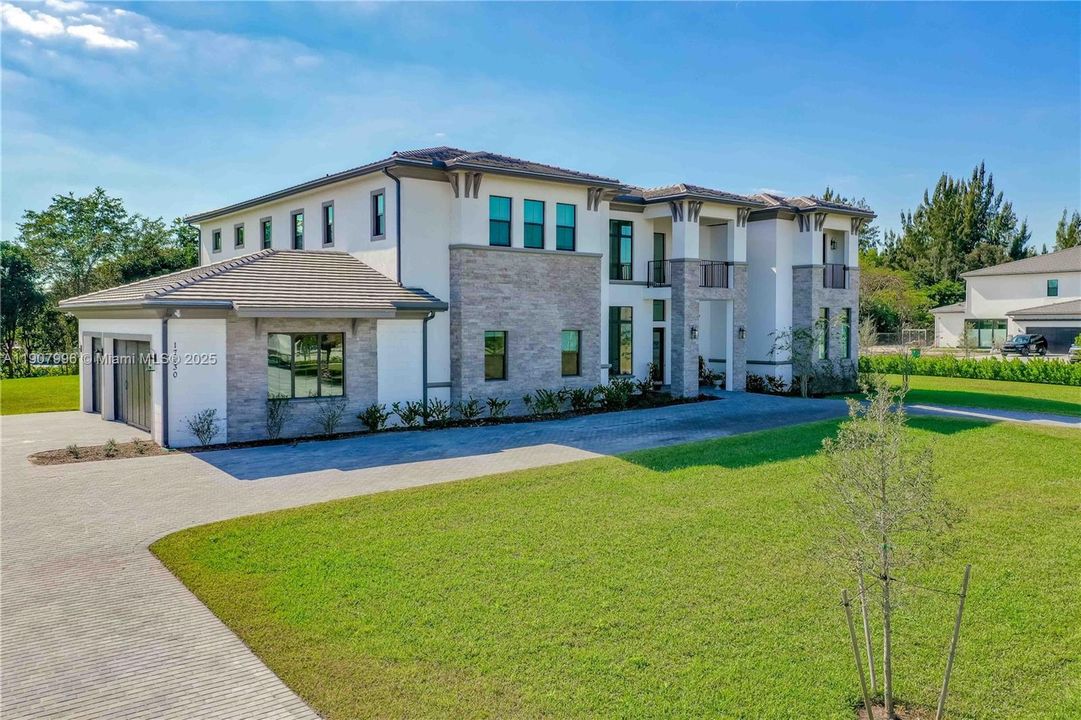 For Sale: $4,250,000 (7 beds, 8 baths, 7895 Square Feet)