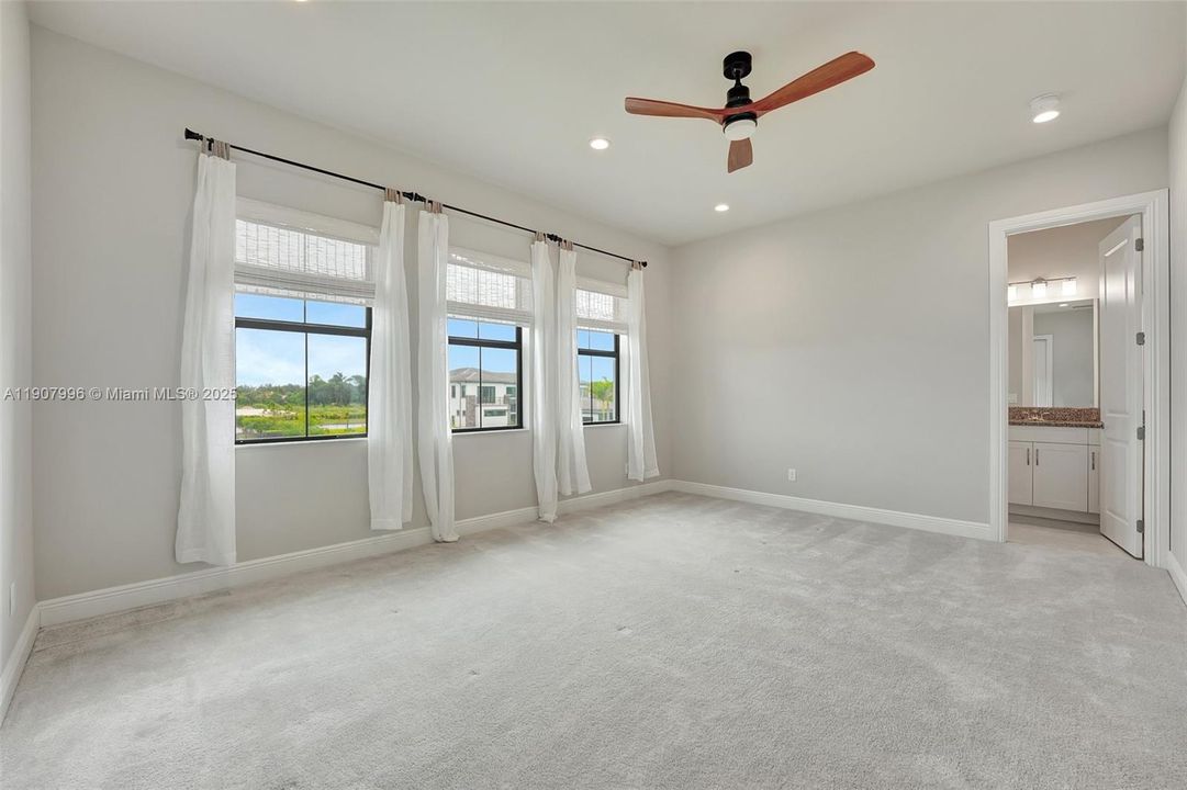 For Sale: $4,250,000 (7 beds, 8 baths, 7895 Square Feet)