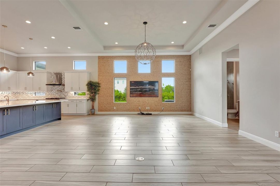 For Sale: $4,250,000 (7 beds, 8 baths, 7895 Square Feet)