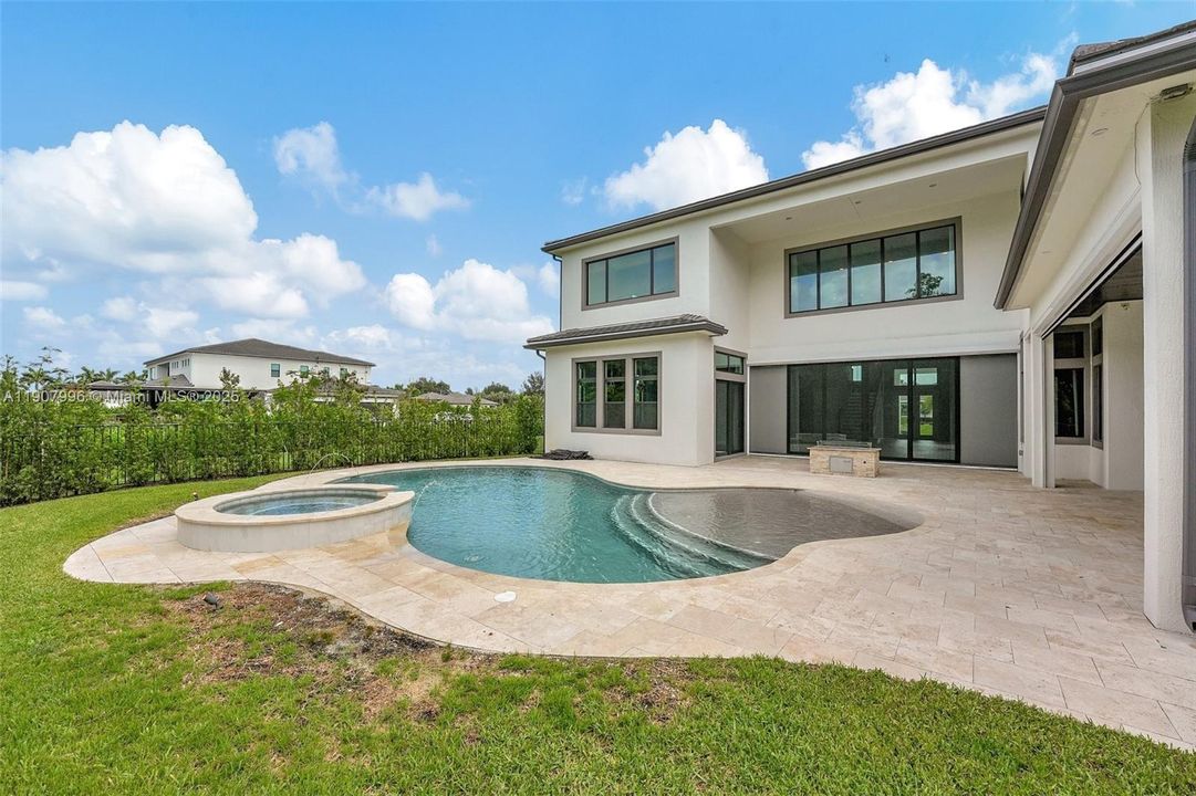 For Sale: $4,250,000 (7 beds, 8 baths, 7895 Square Feet)