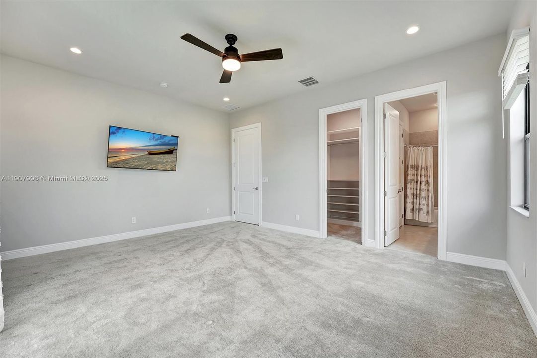 For Sale: $4,250,000 (7 beds, 8 baths, 7895 Square Feet)