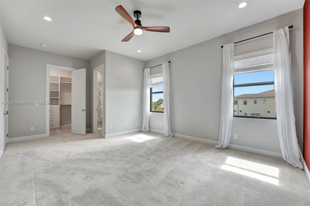 For Sale: $4,250,000 (7 beds, 8 baths, 7895 Square Feet)