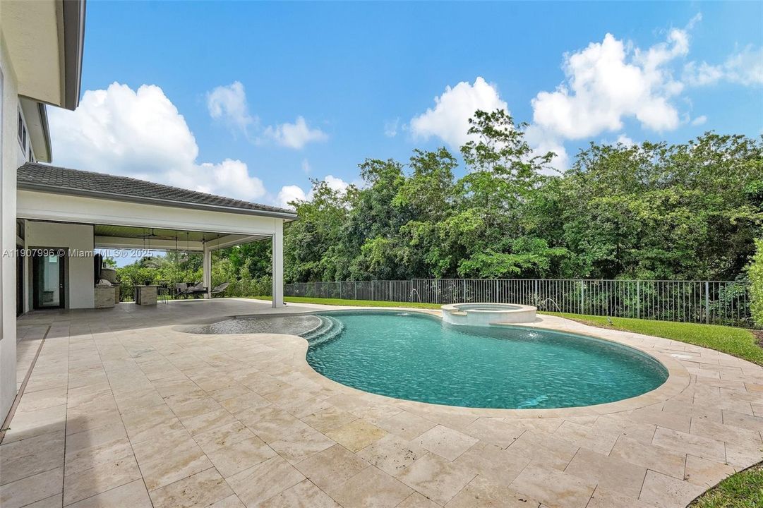 For Sale: $4,250,000 (7 beds, 8 baths, 7895 Square Feet)