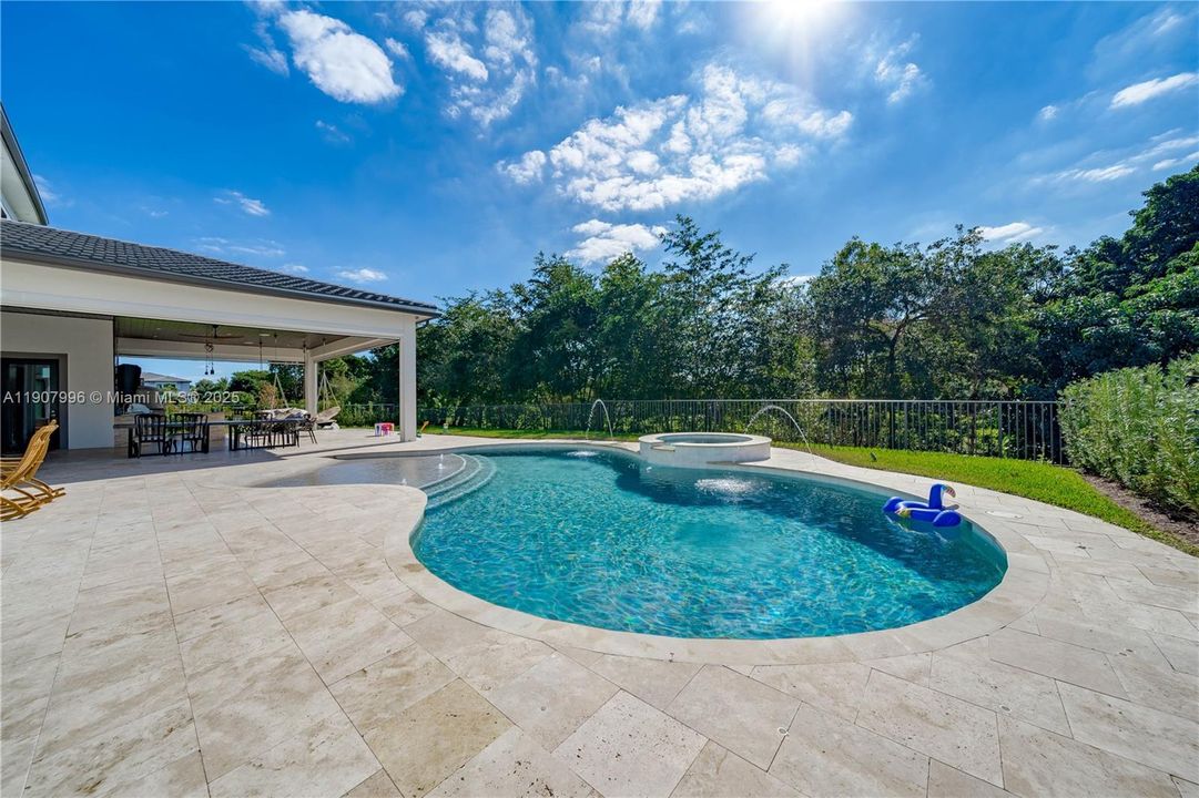 For Sale: $4,250,000 (7 beds, 8 baths, 7895 Square Feet)