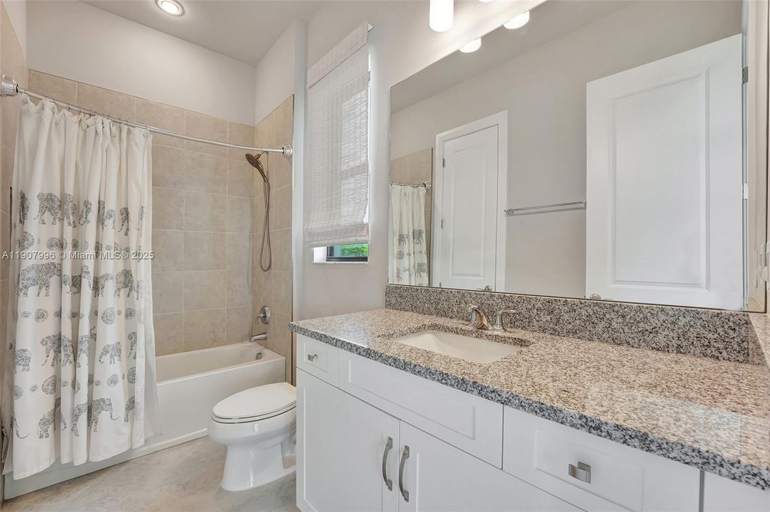 For Sale: $4,250,000 (7 beds, 8 baths, 7895 Square Feet)