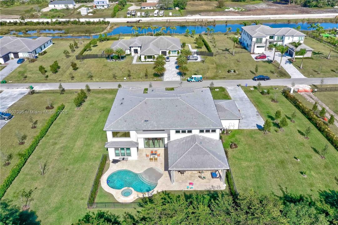 For Sale: $4,250,000 (7 beds, 8 baths, 7895 Square Feet)