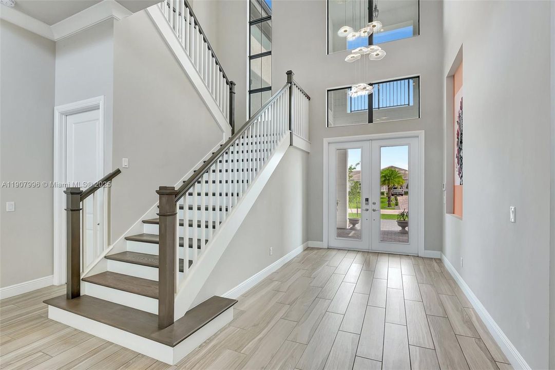 For Sale: $4,250,000 (7 beds, 8 baths, 7895 Square Feet)