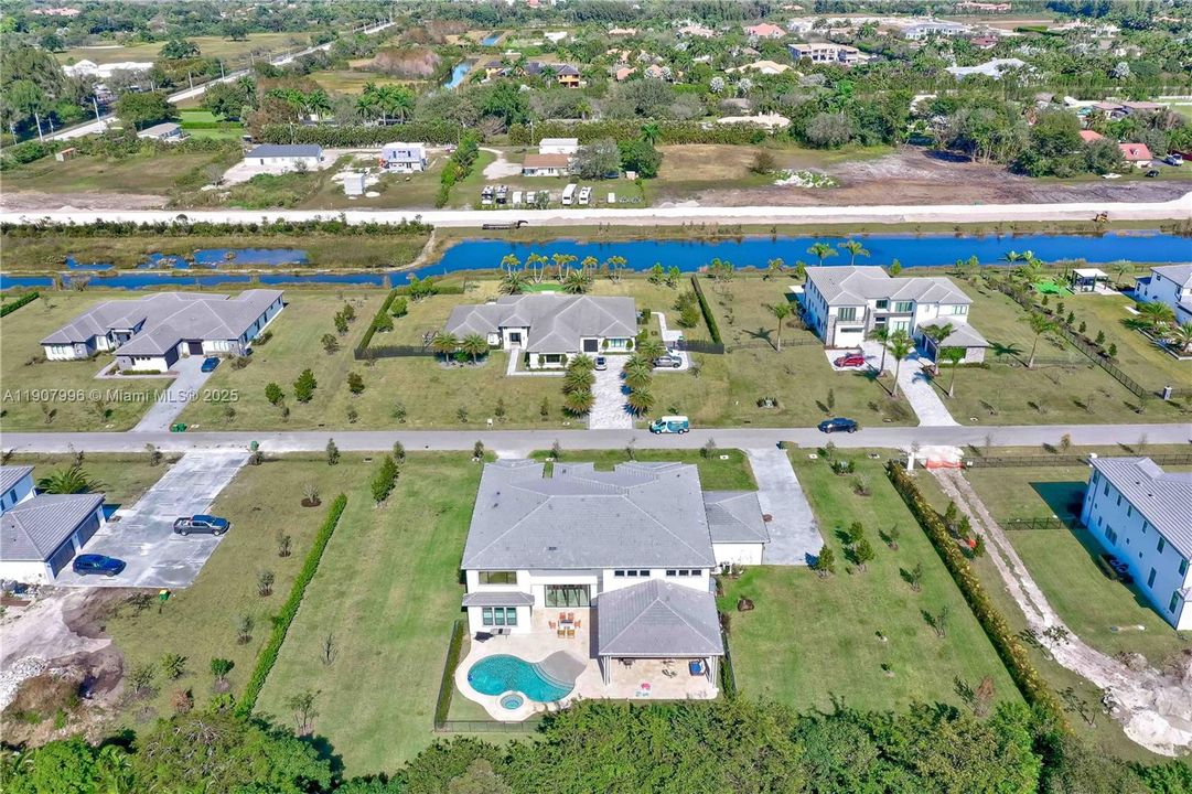 For Sale: $4,250,000 (7 beds, 8 baths, 7895 Square Feet)