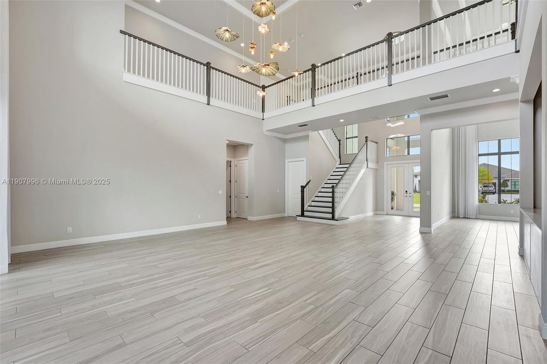 For Sale: $4,250,000 (7 beds, 8 baths, 7895 Square Feet)