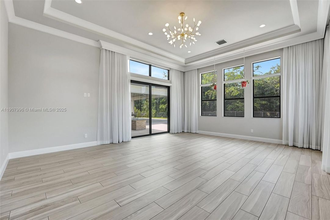 For Sale: $4,250,000 (7 beds, 8 baths, 7895 Square Feet)