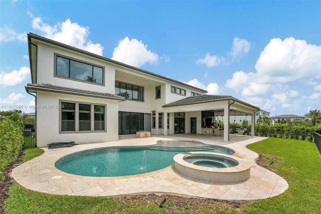 For Sale: $4,250,000 (7 beds, 8 baths, 7895 Square Feet)