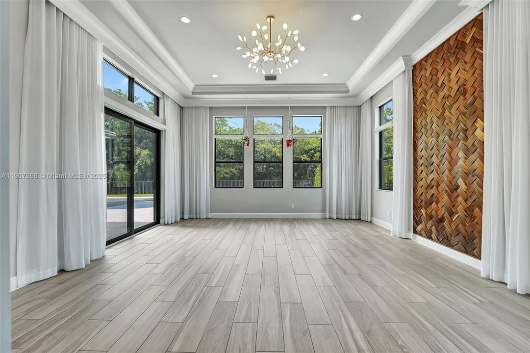 For Sale: $4,250,000 (7 beds, 8 baths, 7895 Square Feet)