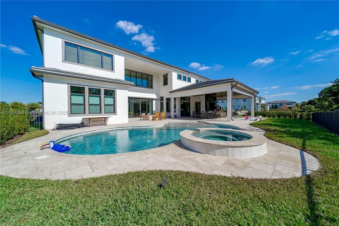 For Sale: $4,250,000 (7 beds, 8 baths, 7895 Square Feet)