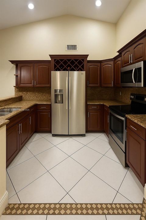 Active With Contract: $400,000 (3 beds, 2 baths, 1093 Square Feet)