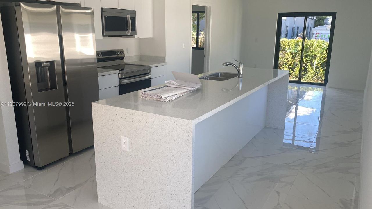 На продажу: $719,000 (0 спален, 0 ванн, 2100 Квадратных фут)