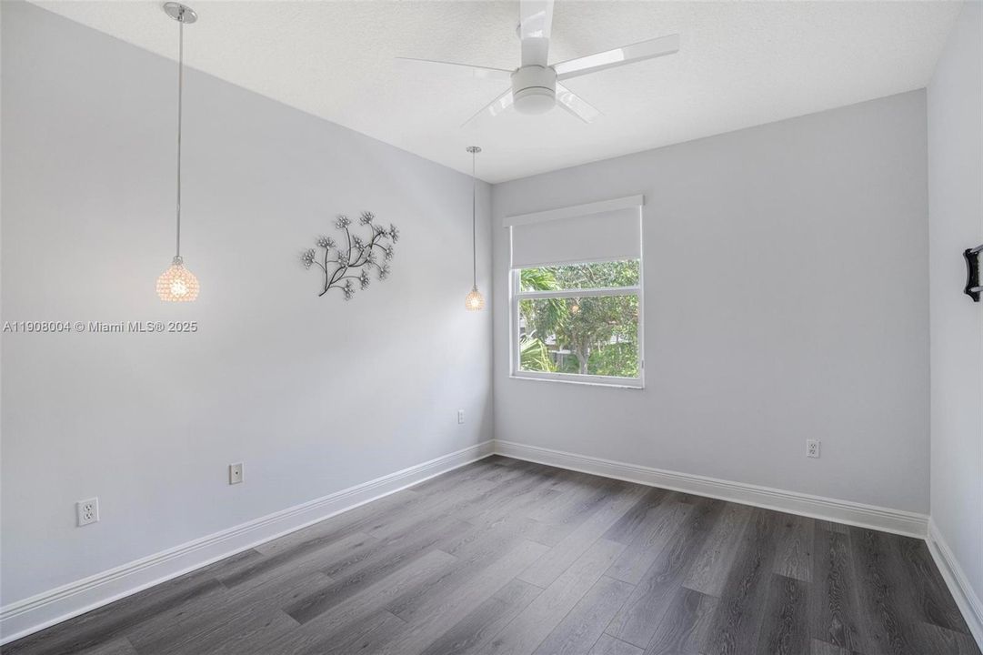 На продажу: $1,475,000 (5 спален, 3 ванн, 3348 Квадратных фут)