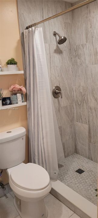 For Sale: $178,000 (2 beds, 2 baths, 830 Square Feet)