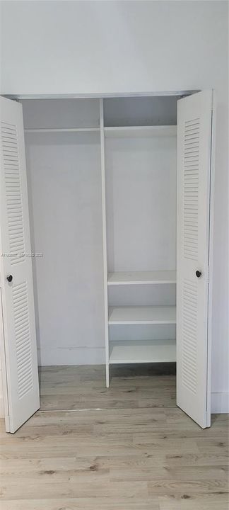 For Sale: $178,000 (2 beds, 2 baths, 830 Square Feet)