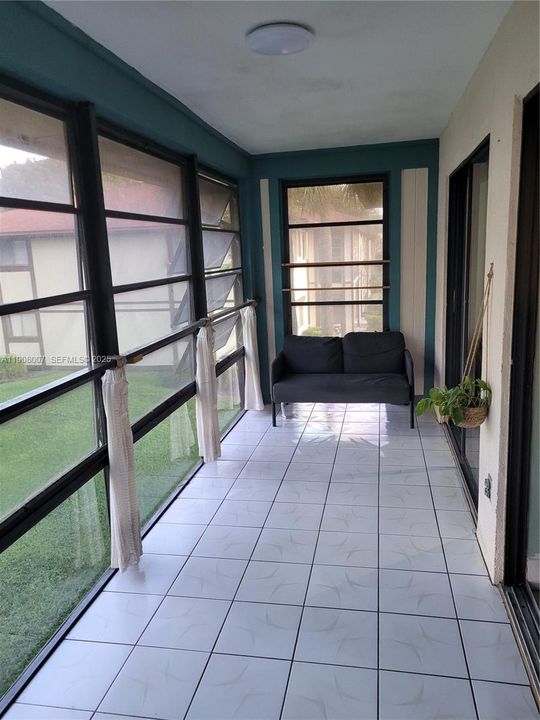 For Sale: $178,000 (2 beds, 2 baths, 830 Square Feet)