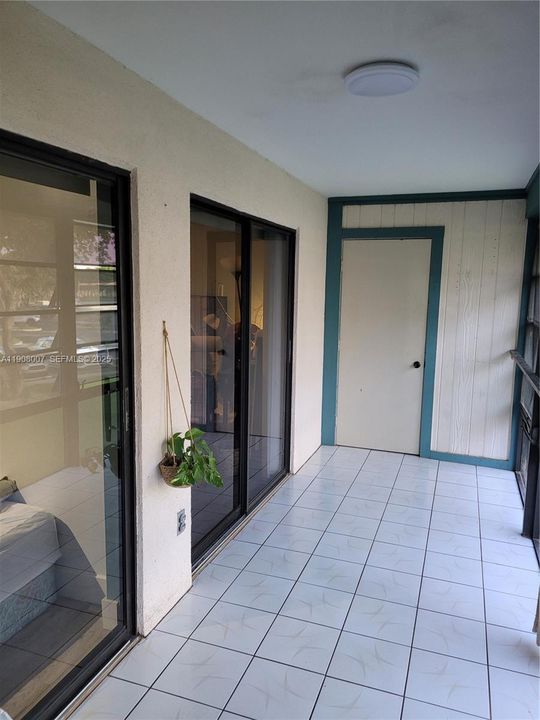 For Sale: $178,000 (2 beds, 2 baths, 830 Square Feet)