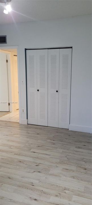 For Sale: $178,000 (2 beds, 2 baths, 830 Square Feet)