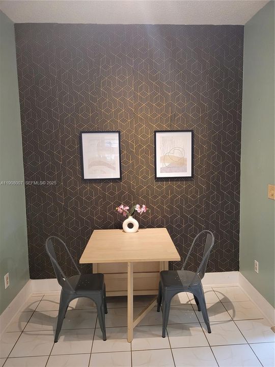 For Sale: $178,000 (2 beds, 2 baths, 830 Square Feet)