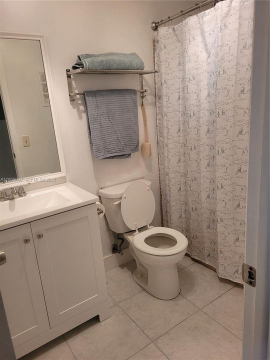 For Sale: $178,000 (2 beds, 2 baths, 830 Square Feet)