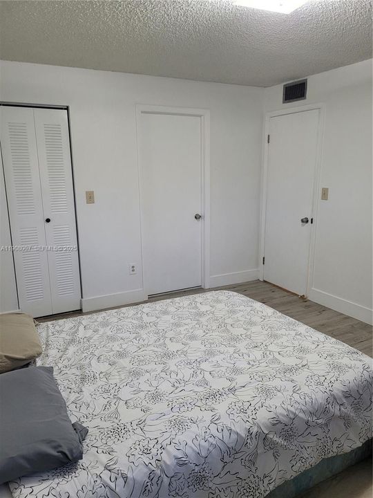 For Sale: $178,000 (2 beds, 2 baths, 830 Square Feet)