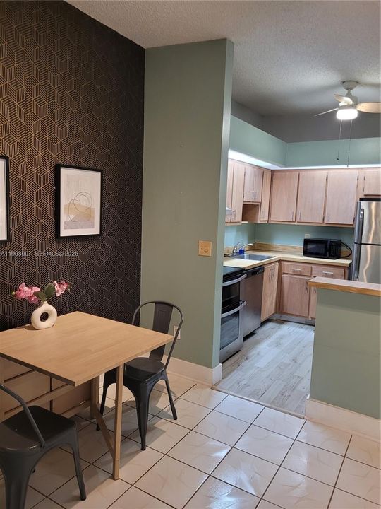 For Sale: $178,000 (2 beds, 2 baths, 830 Square Feet)