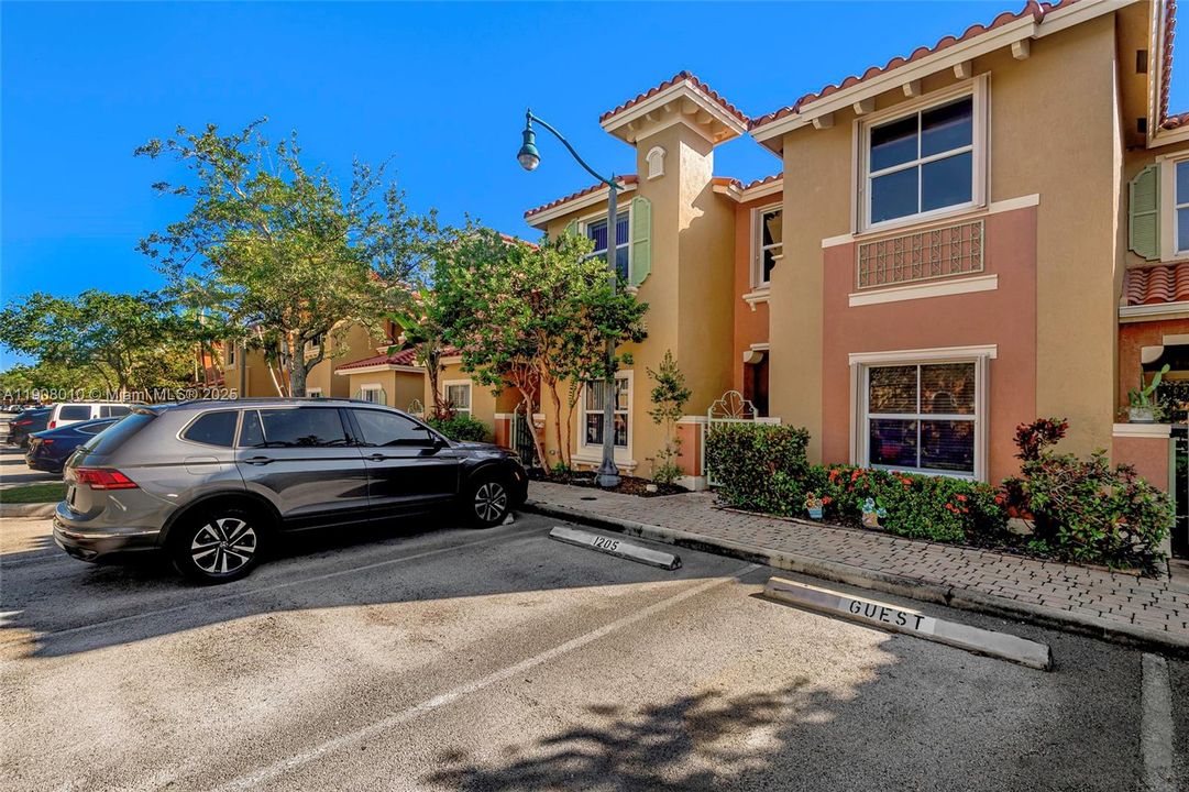 Active With Contract: $465,000 (3 beds, 2 baths, 1613 Square Feet)