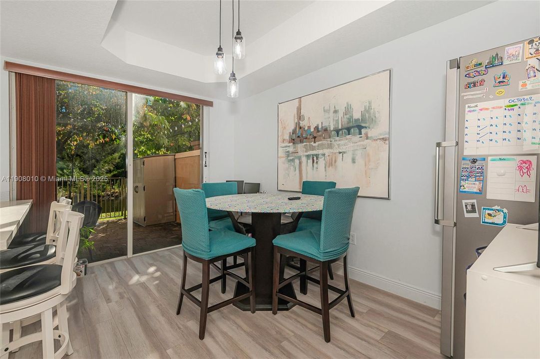 Active With Contract: $465,000 (3 beds, 2 baths, 1613 Square Feet)